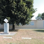 MĚSTO DAČICE: Pomník kostky cukru