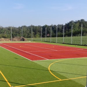 OBEC HLÍNA: Sportovní hřiště