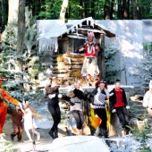 OBEC HLÍNA: Divadelní představení v přírode