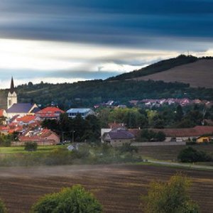 OBEC ŠARATICE: Panoramatický pohled na obec