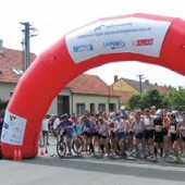 OBEC ŠARATICE: Běh Kolem Mohyly míru