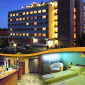 HOTEL PANON: -