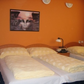 HOTEL PANON: -