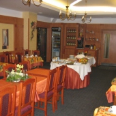 HOTEL PANON: -