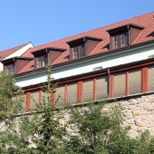 HOTEL CHVALSKÁ TVRZ: -