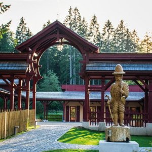 OBEC STRAŠICE: Dům přírody Brd