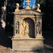 ZÁMEK KLÁŠTEREC NAD OHŘÍ: Zámecký park - Sedm bolestí Panny Marie