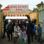 OBEC KRÁSNÝ DVŮR: Jablečný den - podzimní slavnost úrody