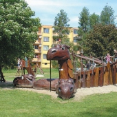 OBEC BOHUŇOVICE: Dětské hřiště