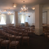 ZÁMECKÝ HOTEL LEDNICE: -