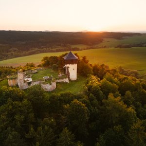 KARLOVARSKÝ KRAJ: rozhledna Hartenštejn