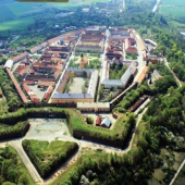 MĚSTO JAROMĚŘ: Letecky záběr na Jaroměř - Josefov