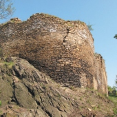 OBEC VELEMÍN: Zřícenina hradu Oparno