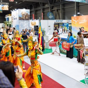 HOLIDAY WORLD & REGION WORLD: 