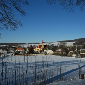 MĚSTO RASPENAVA: Pohled na město od nádraží 